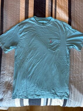 Men’s johnnie-O Light Aqua Short-Sleeve Pocket Tee